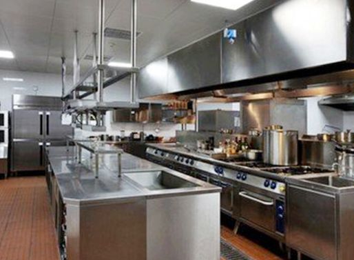 Découpeuse laser à fibre dans l'industrie des ustensiles de cuisine : une technologie révolutionnaire.